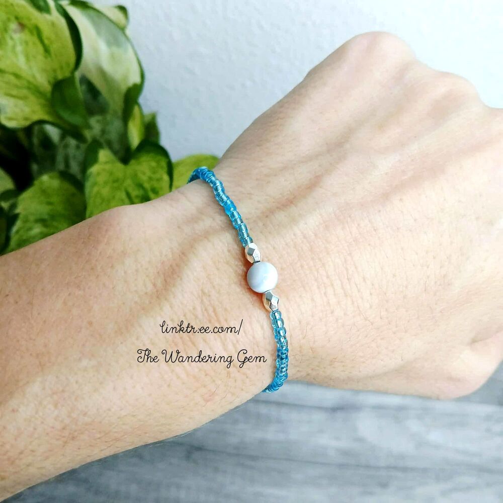 Dainty Blue Lace Agate Crystal Beaded Bracelet, Gemstone Bracelet, 7.5"